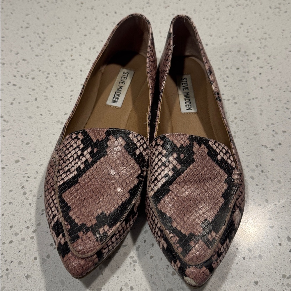Steve Madden Blush Snakeskin Loafers size 7 - Picture 5 of 7